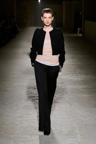 Look 66